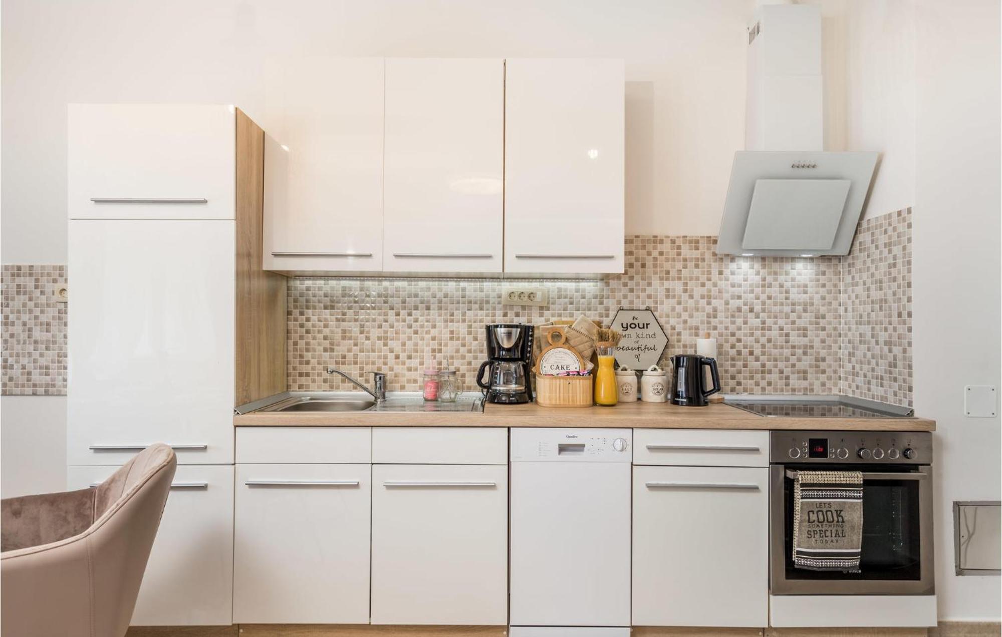 2 Bedroom Amazing Apartment In רייקה מראה חיצוני תמונה